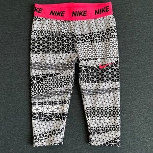 NWT Nike Dry Little Girls' Sport Essentials Leggings Geometric Pattern Size 6